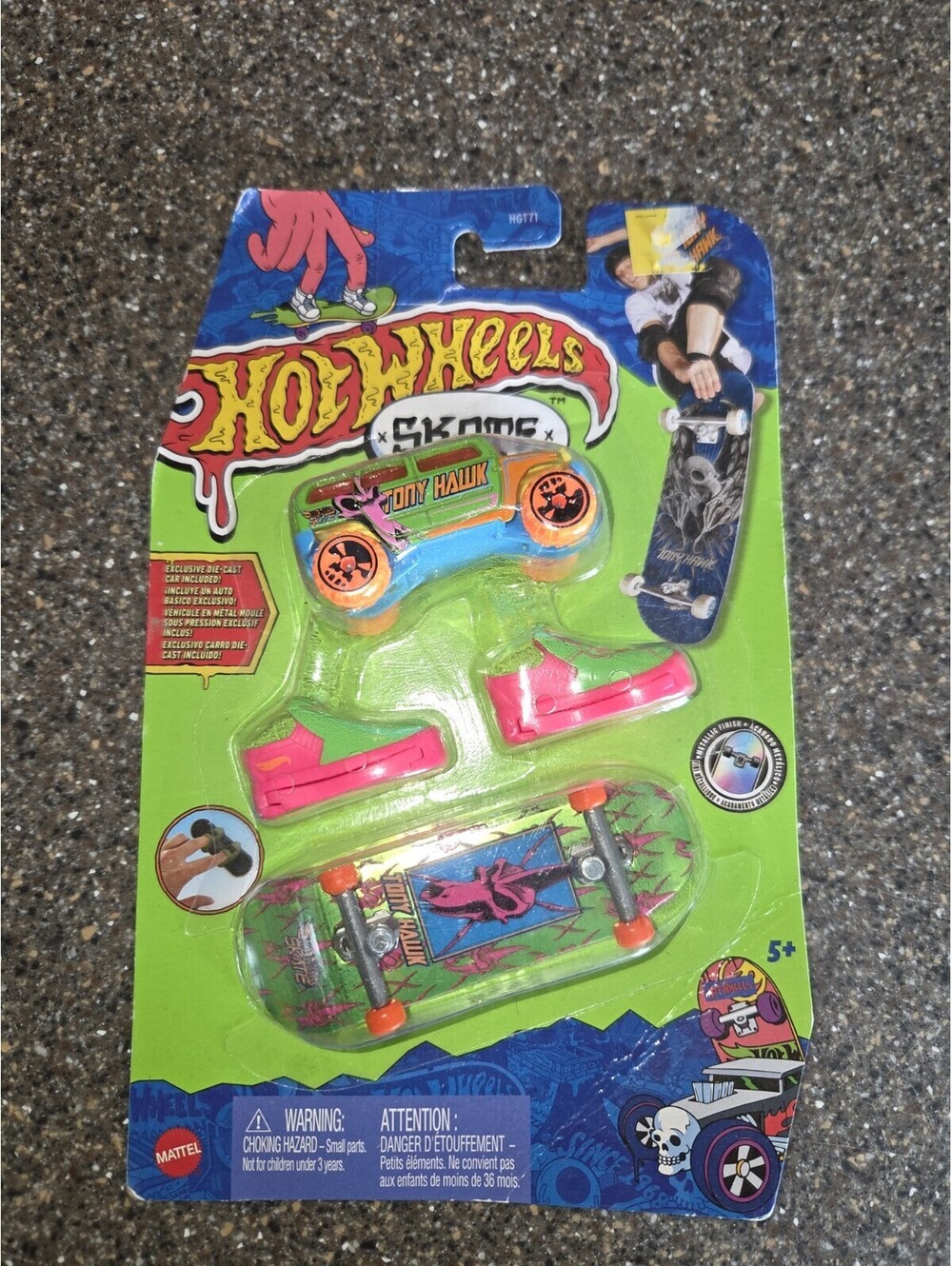 Hot Wheels Skate Tony Hawk Cruise Bruiser 1:64 Diecast Car + Fingerboard Set A14